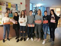 k-weihnachtsgeschenkesoskinderdorf (6)
